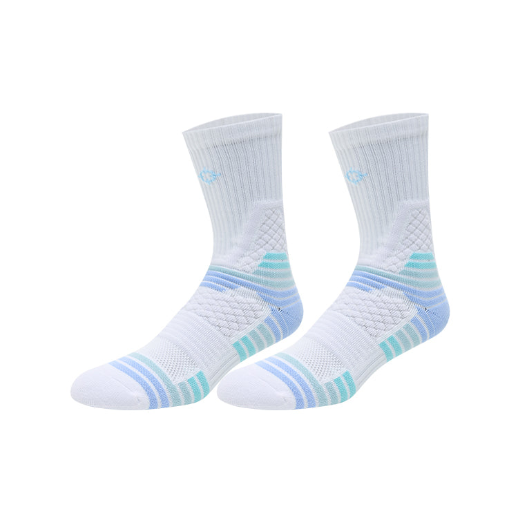 Rigorer padded basketball socks in blue, pair front view