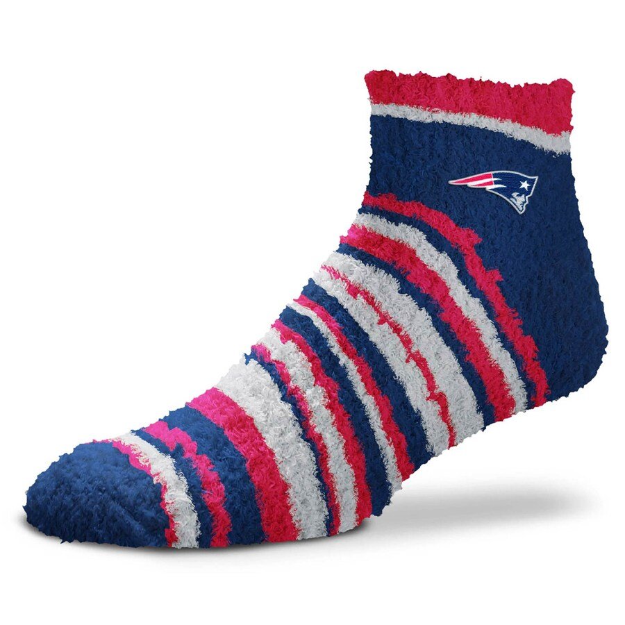 NFL New England Patriots Women's Muchas Rayas Quarter-Length Fuzzy Socks - CMD Sports