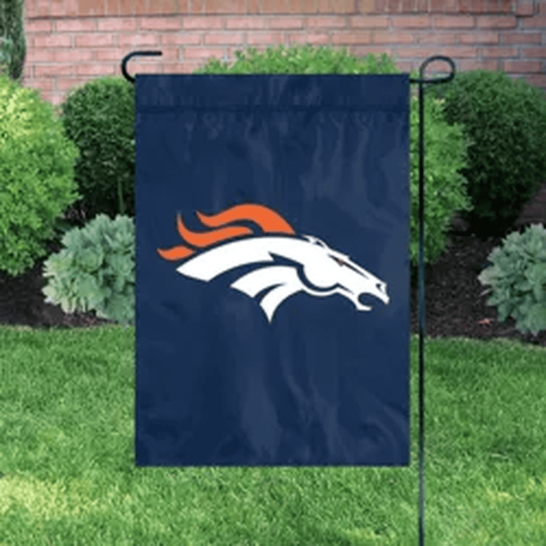 Party Animal Denver Broncos Premium Garden Flag - CMD Sports